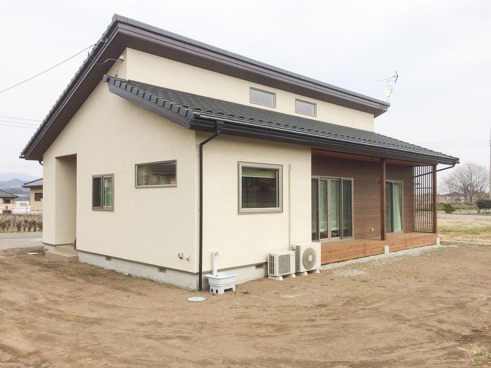ご夫妻と猫ちゃんの自然派平屋住宅